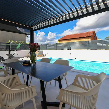 Kala Semesterbostad *