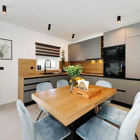 Semesterbostad Kala *