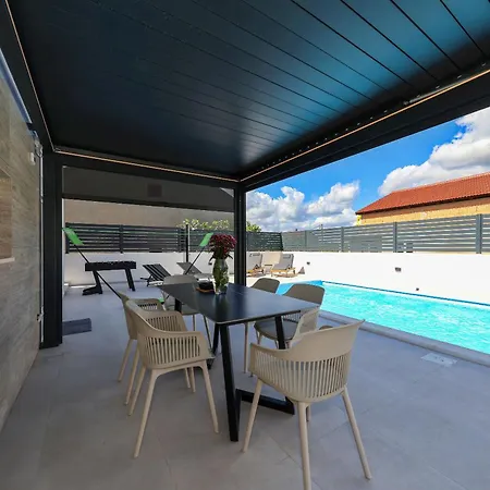 Holiday home Kala *
