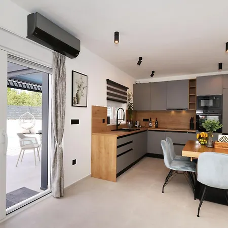 Semesterbostad Kala *